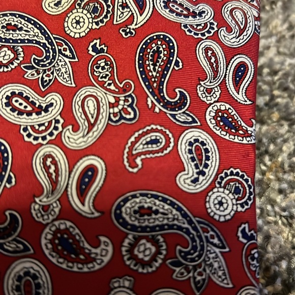 CHAPS paisley 100% silk tie - Picture 3 of 4